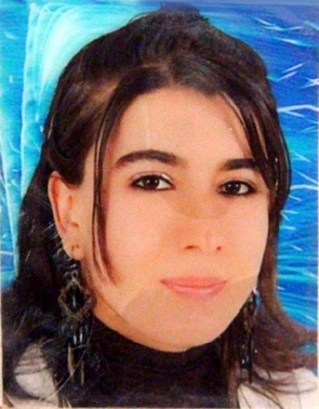 Üniversiteli Safinaz, İstanbul'dan Kars'a Geldiği Gün Öldü