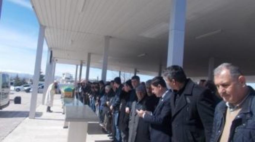 Gen&ccedil; Muhtar Kalbine Yenik D&uuml;şt&uuml;