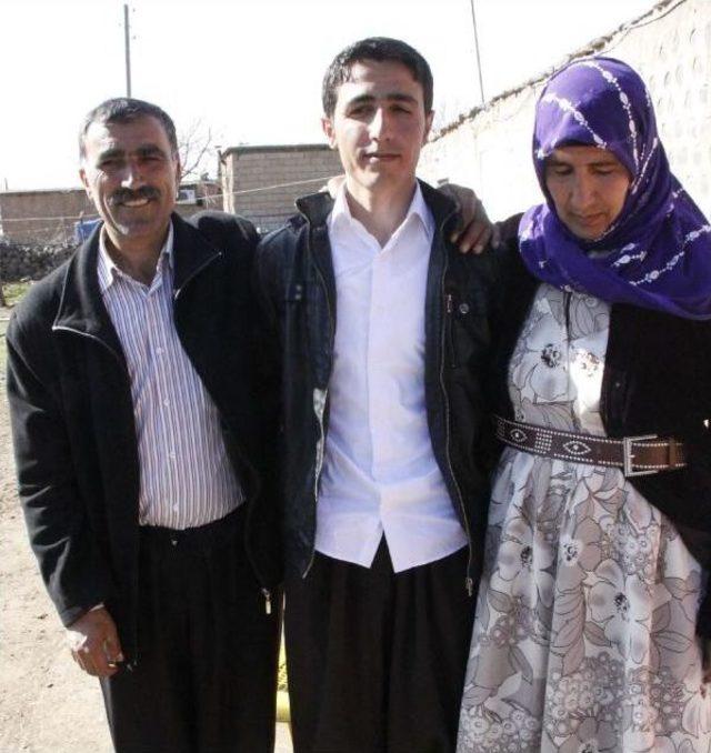 Pkk dan Ayrılan Genç, Davutoğlu nu Düğününe Bekliyor 1