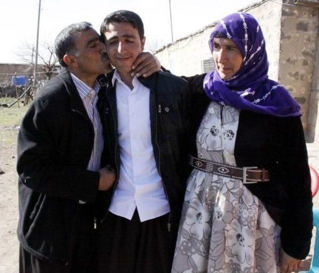 Pkk dan Ayrılan Genç, Davutoğlu nu Düğününe Bekliyor 2