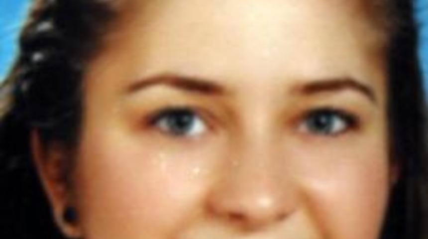 28 Yaşındaki Anne &Ccedil;ocuğunu Doktora G&ouml;t&uuml;r&uuml;rken Kazada &Ouml;ld&uuml;