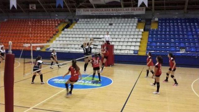 Küçük Kızlar Şeker A Takımını Yendi 1