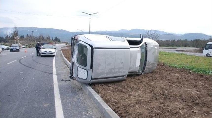 Balıkesir&rsquo;de Trafik Kazası: 2 Yaralı
