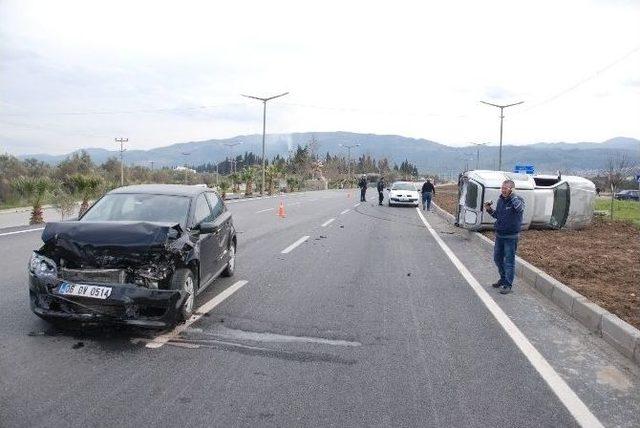 Balıkesir’de Trafik Kazası: 2 Yaralı