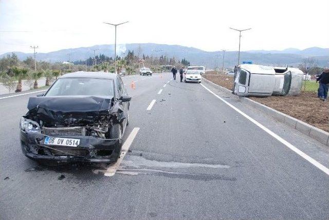 Balıkesir’de Trafik Kazası: 2 Yaralı