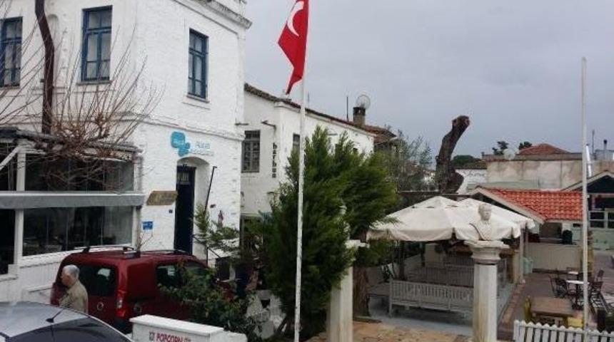 Turizm Cenneti Ala&ccedil;atı'da 24 Işyeri Ve Otel I&ccedil;in Tahliye Kararı