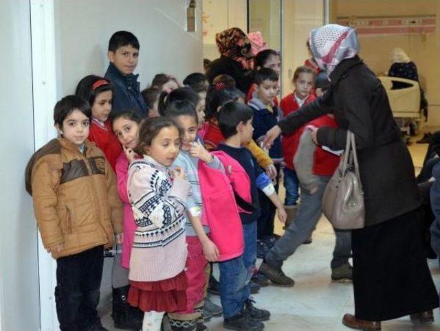 Okulda Süt Içen 30 Öğrenci Hastaneye Kaldırıldı