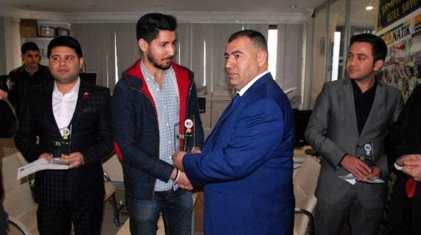 &Ccedil;eyrek Altınla Gazete Okumaya Teşvik