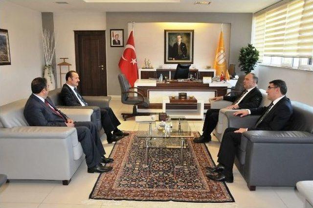 İnönü Üniversitesi’nde “kamu-üniversite-sanayi İşbirliği” Toplantısı 2