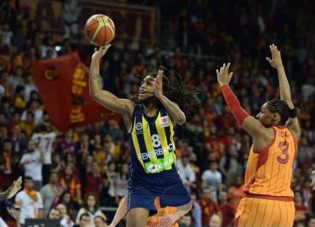 Galatasaray Odeabank: 59 - Fenerbahçe: 57