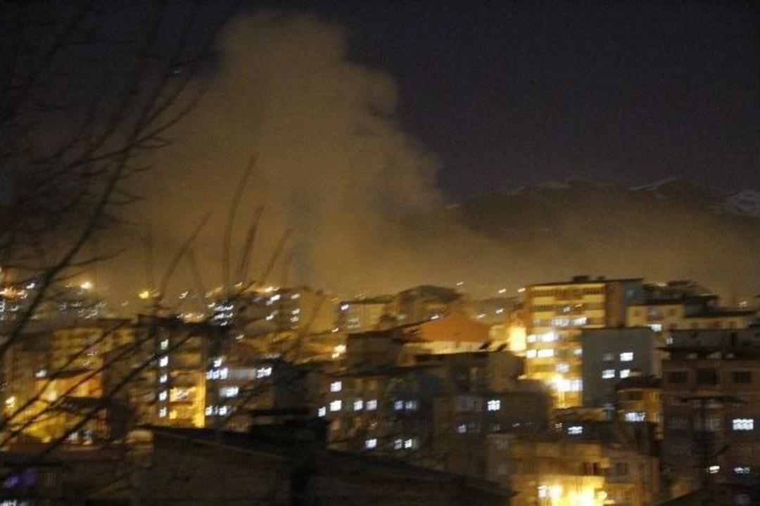 Hakkari&rsquo;de Korkutan Yangın