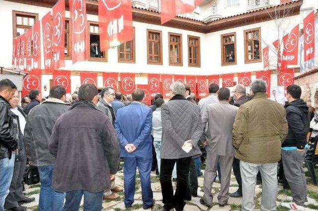 Uşak Mhp Yeni Seçim Merkezine Taşındı