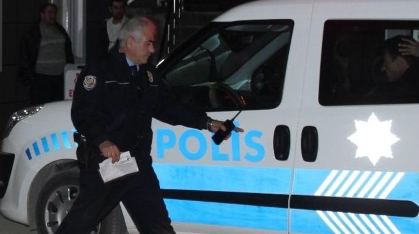 Pompalıyla Husumetlisini Vuran Ş&uuml;pheli Hastane &Ccedil;ıkışında Gazetecilere Şov Yaptı