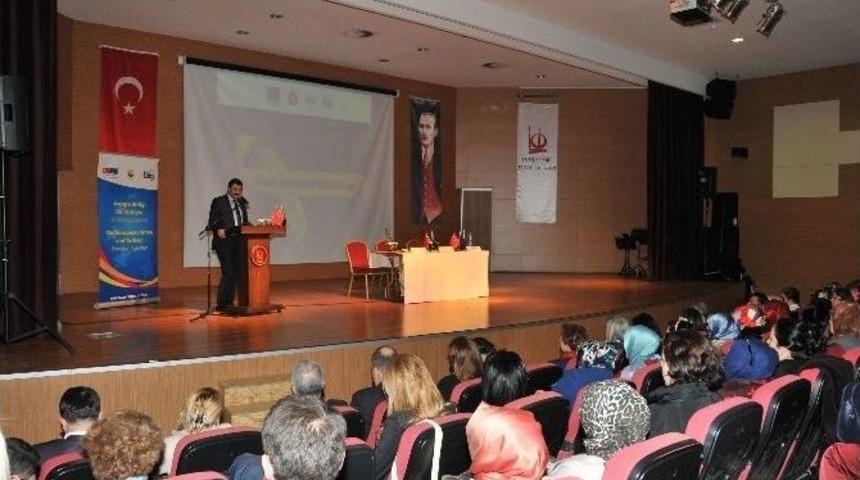 &ldquo;b&uuml;y&uuml;k Harflerle Kadın Olmak&rdquo; Paneli