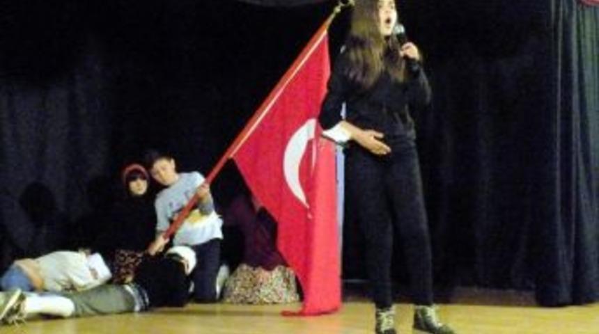 İstiklal Marşı&rsquo;nı Okuma Yarışmasında Duygu Seli