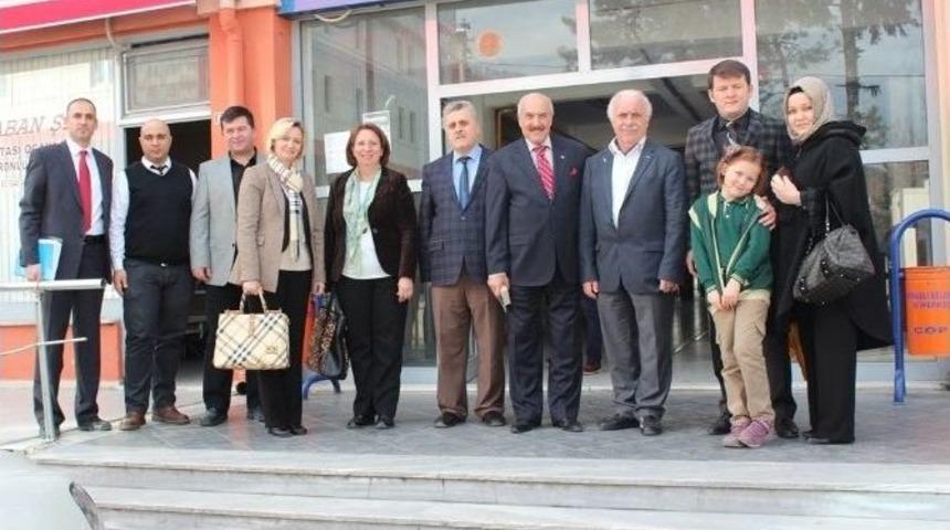 Kaynaşlı Myo&rsquo;da &Uuml;stadından Ebru Sanatı