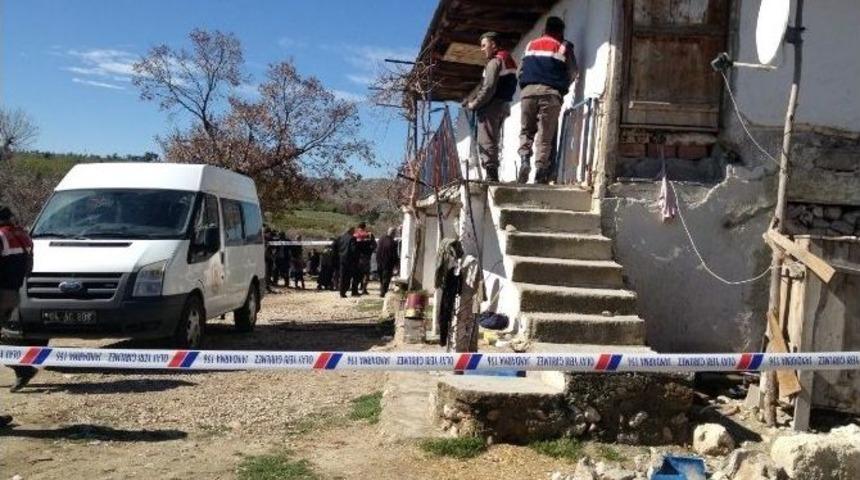 Cinnet Ge&ccedil;iren Kadın &Ccedil;ocuklarını Vurdu: 1 &Ouml;l&uuml;, 1 Yaralı