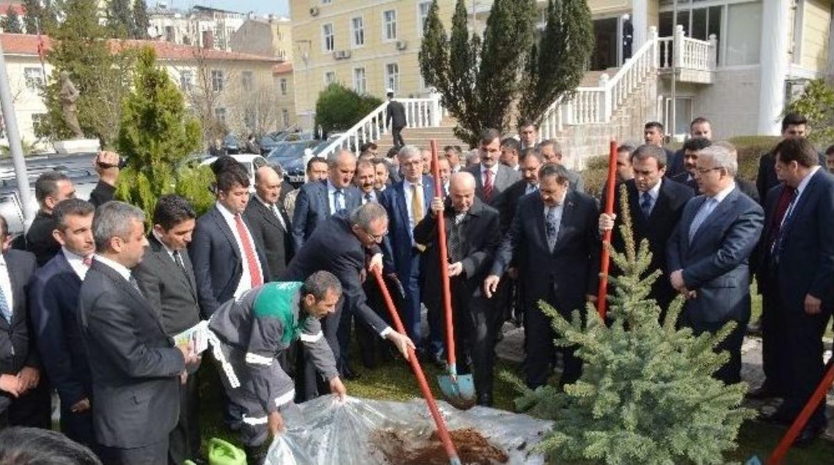 Bakan Veysel Eroğlu Kahramanmaraş&rsquo;ta
