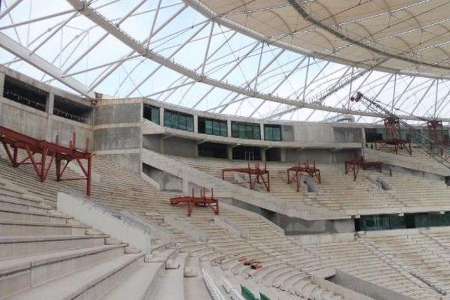 Timsah Arena Yeni Sezona Yetiştirilmeye Çalışılıyor