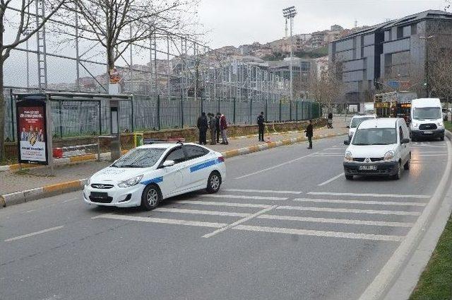 Ak Parti İl Başkanlığı Karşısında Şüpheli Çanta Paniği