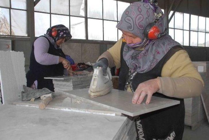 Kadınların Şekil Verdiği Mermerler Avrupa’ya İhraç Ediliyor G3