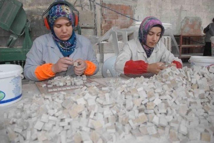 Kadınların Şekil Verdiği Mermerler Avrupa’ya İhraç Ediliyor G4