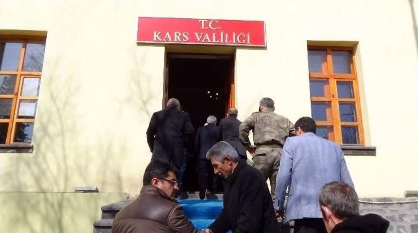 Kars Valisi &Ouml;zdemir: