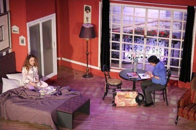 Urla Sahnesi &ldquo;akıl Defteri&rdquo; İle Perdeyi A&ccedil;tı 1