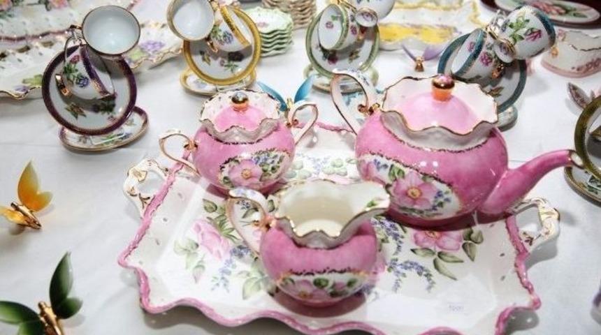 Kadınlar G&uuml;n&uuml;&rsquo;nde Porselen Sergisi