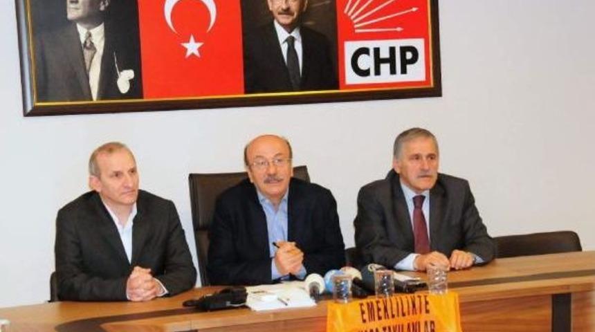 &ldquo;Emeklilikte Yaşa Takılanlar&rdquo; Chp'lilerle Biraraya Geldi (1)