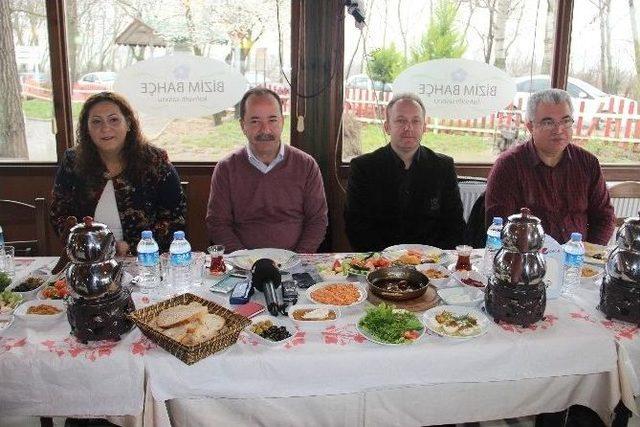 Bayan Basketbolculara 8 Mart Kahvaltısı