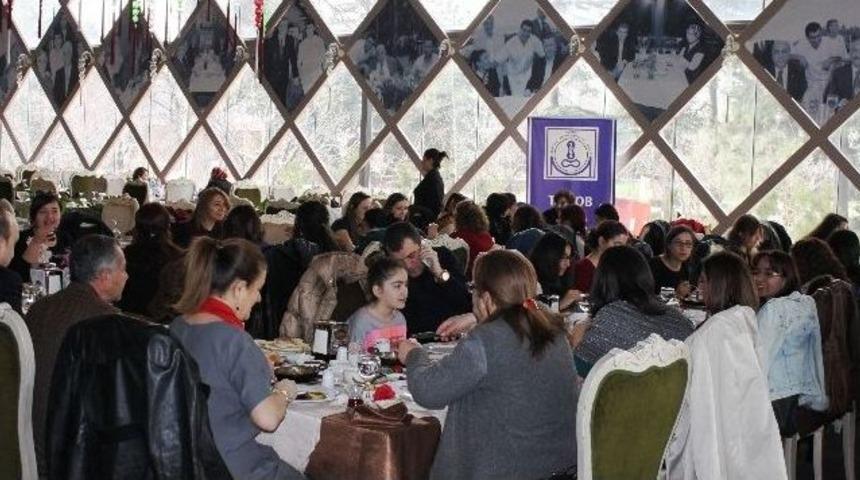 Mmo, Kadınlar G&uuml;n&uuml;n&uuml; Kutladı