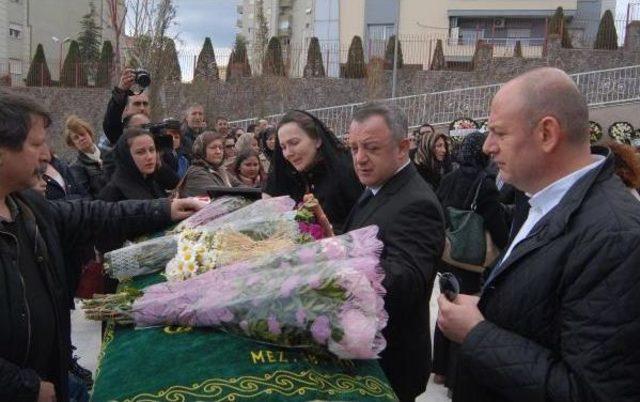 Annenin Kızı Için Yürek Yakan Mesajı; Cemremi, Cemrelerin Toprağa Düştüğü Gün Kaybettim