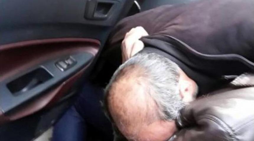 Kovaladığı Kişiyi Taksi I&ccedil;inde Vurdu