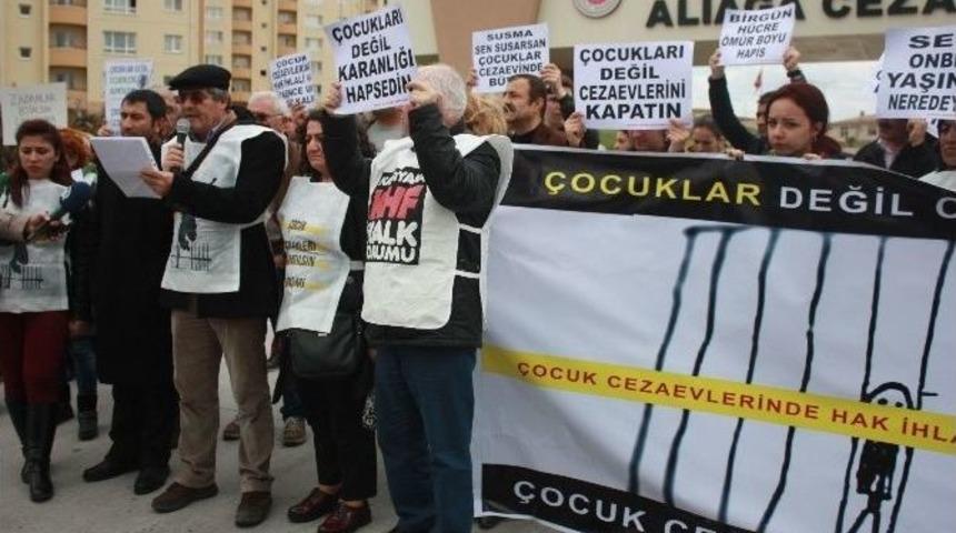 İzmir&rsquo;de &rsquo;&ccedil;ocuk Cezaevleri Kapatılsın&rsquo; Eylemi