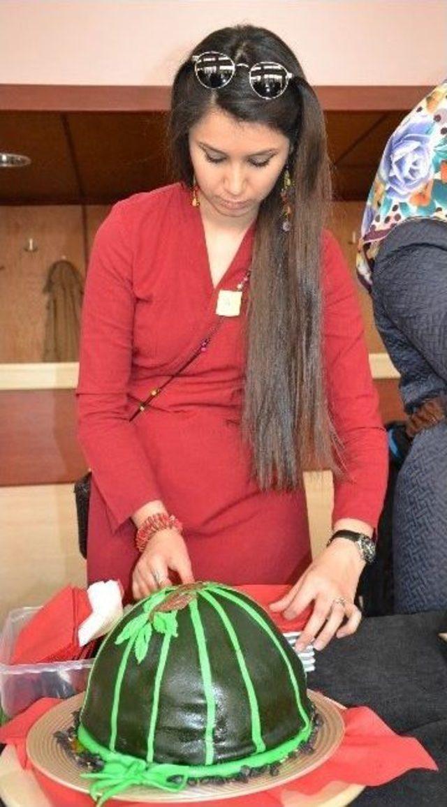 Kayseri&rsquo;de 110 Ev Hanımı H&uuml;nerlerini Yarıştırdı 1