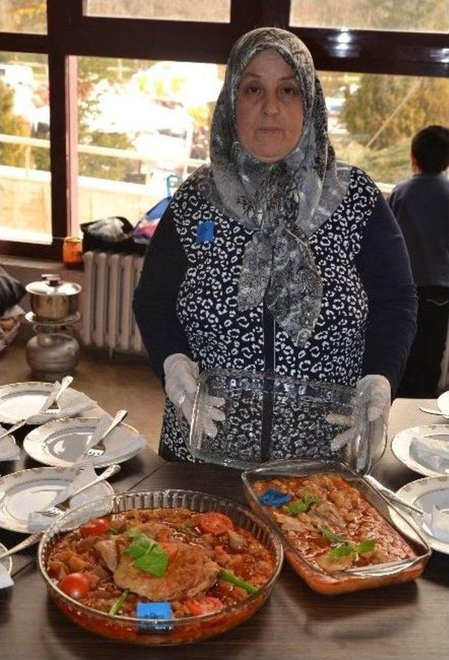 Kayseri&rsquo;de 110 Ev Hanımı H&uuml;nerlerini Yarıştırdı 2