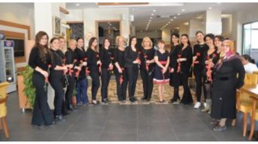 T&uuml;rkiye Gen&ccedil;lik Ve Spor Konfederasyonu İzmir İl Kadın Y&ouml;netim Kurulu &Uuml;yeleri 8 Mart İ&ccedil;in Toplandı