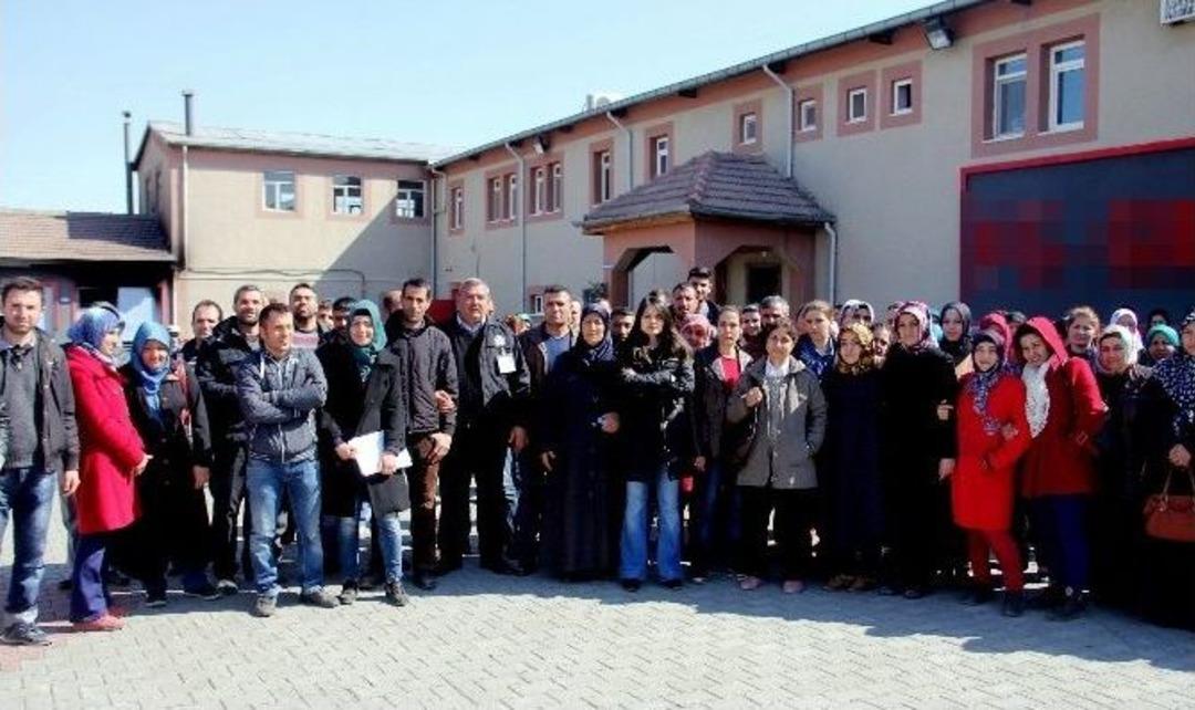 Tekstil İş&ccedil;ileri Fabrikalarının A&ccedil;ılmasını İstedi