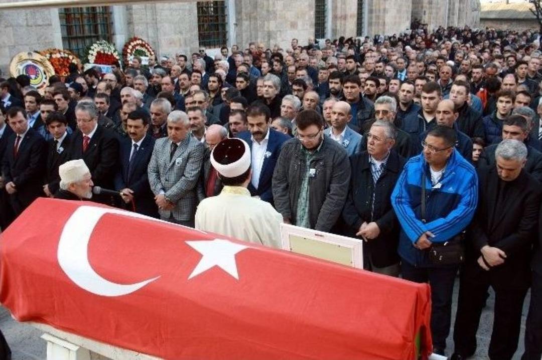 G&ouml;rev Başındaki Doktor Kalp Krizi Kurbanı Oldu