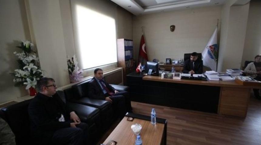 Vali Işın Doğubayazıt Belediyesini Ziyaret Etti