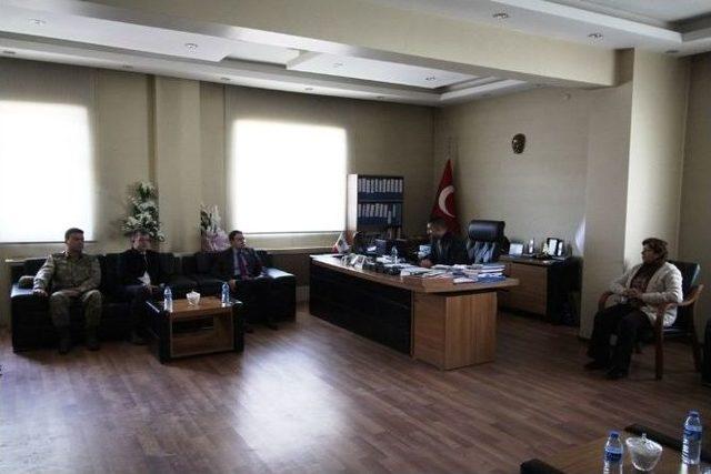 Vali Işın Doğubayazıt Belediyesini Ziyaret Etti 1