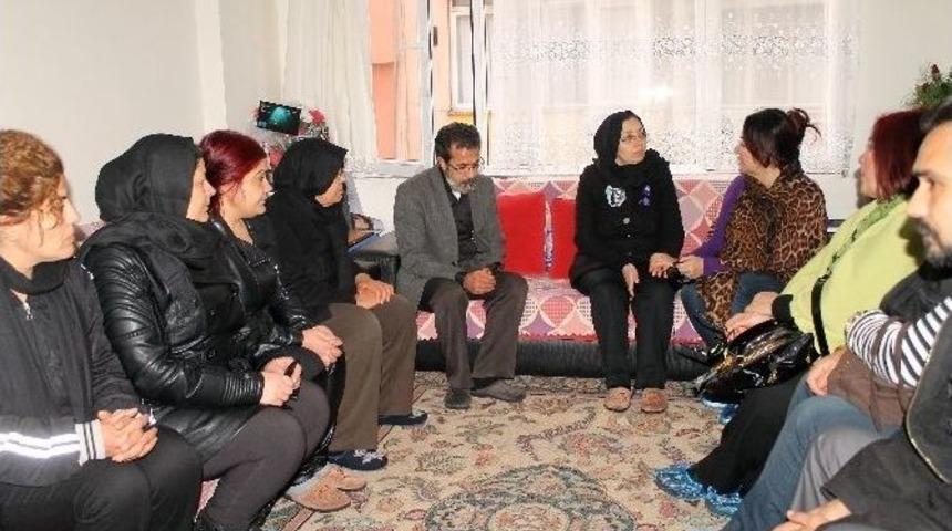 Oya Aydoğan&rsquo;dan &Ouml;zgecan Aslan&rsquo;ın Ailesine Taziye Ziyareti