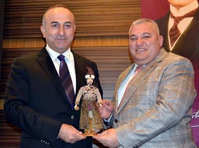 Bakan Çavuşoğlu Kadınlarla Pasta Kesti (2)