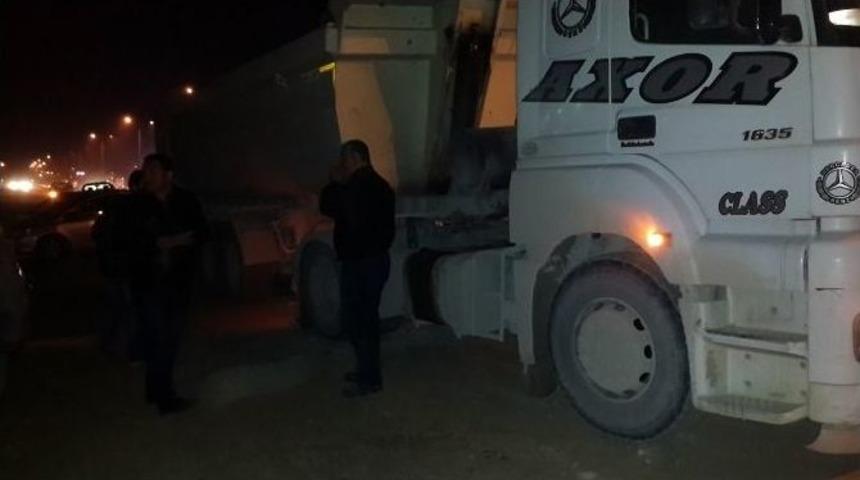 Tır&rsquo;ın Patlayan K&ouml;r&uuml;ğ&uuml; Az Kalsın Can Alıyordu