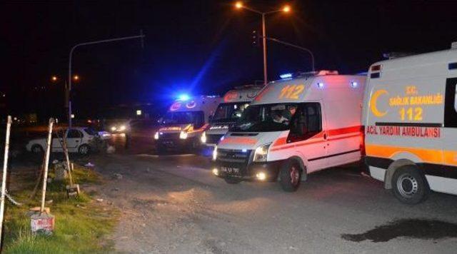 Kahramanmaraş'ta 2 Otomobil Çarpıştı: 6 Yaralı