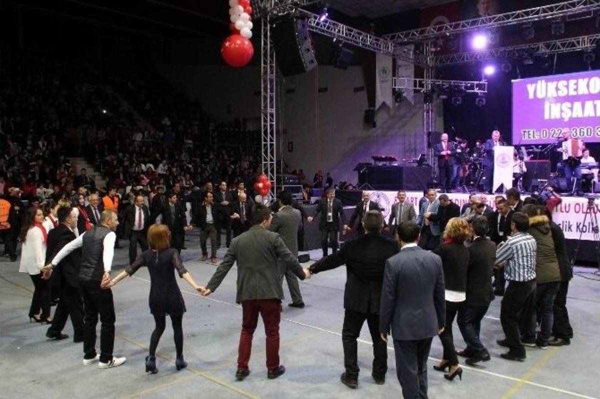 Mustafa Ceceli Bursa&rsquo;da Coştu, Coşturdu