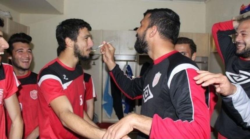 Kepez Belediyespor&rsquo;da S&uuml;rpriz Doğum G&uuml;n&uuml; Kutlaması