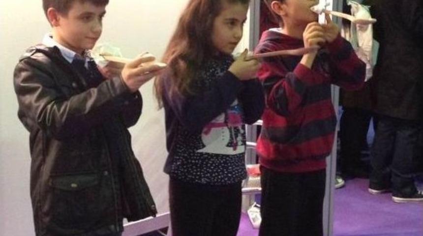 &Ccedil;ocuklar Topa&ccedil;, B&uuml;y&uuml;kler Adam Asmaca Oynadı