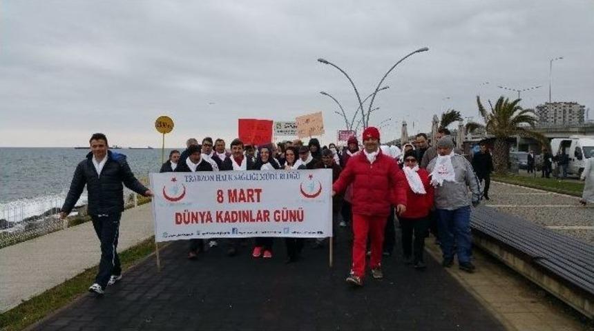D&uuml;nya Kadınlar G&uuml;n&uuml; Nedeniyle Y&uuml;r&uuml;y&uuml;ş D&uuml;zenlendi